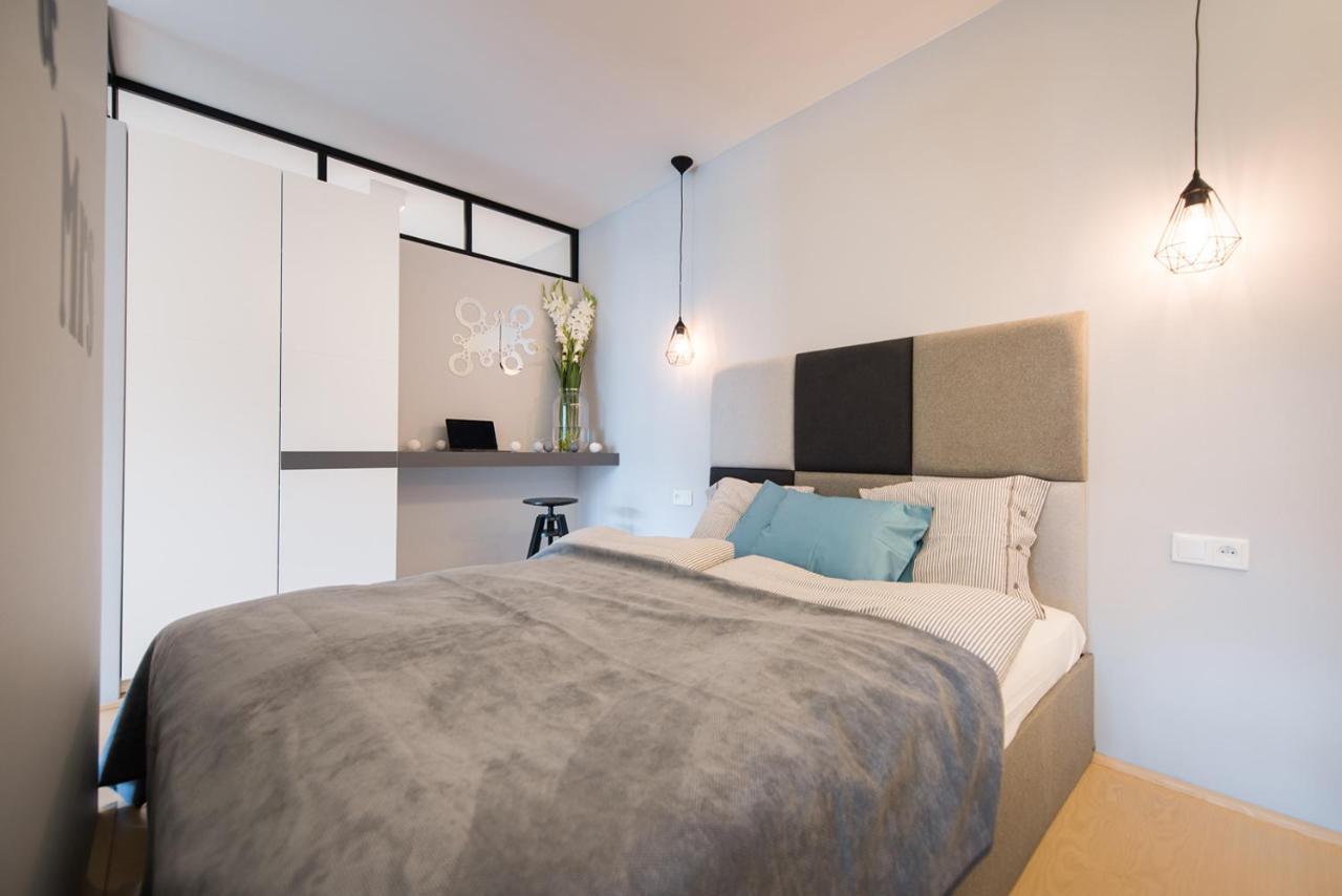 Premium Apartment For Old Town & Jewish Quarter - Balcony Plus Pool Onsite คราคูฟ ภายนอก รูปภาพ