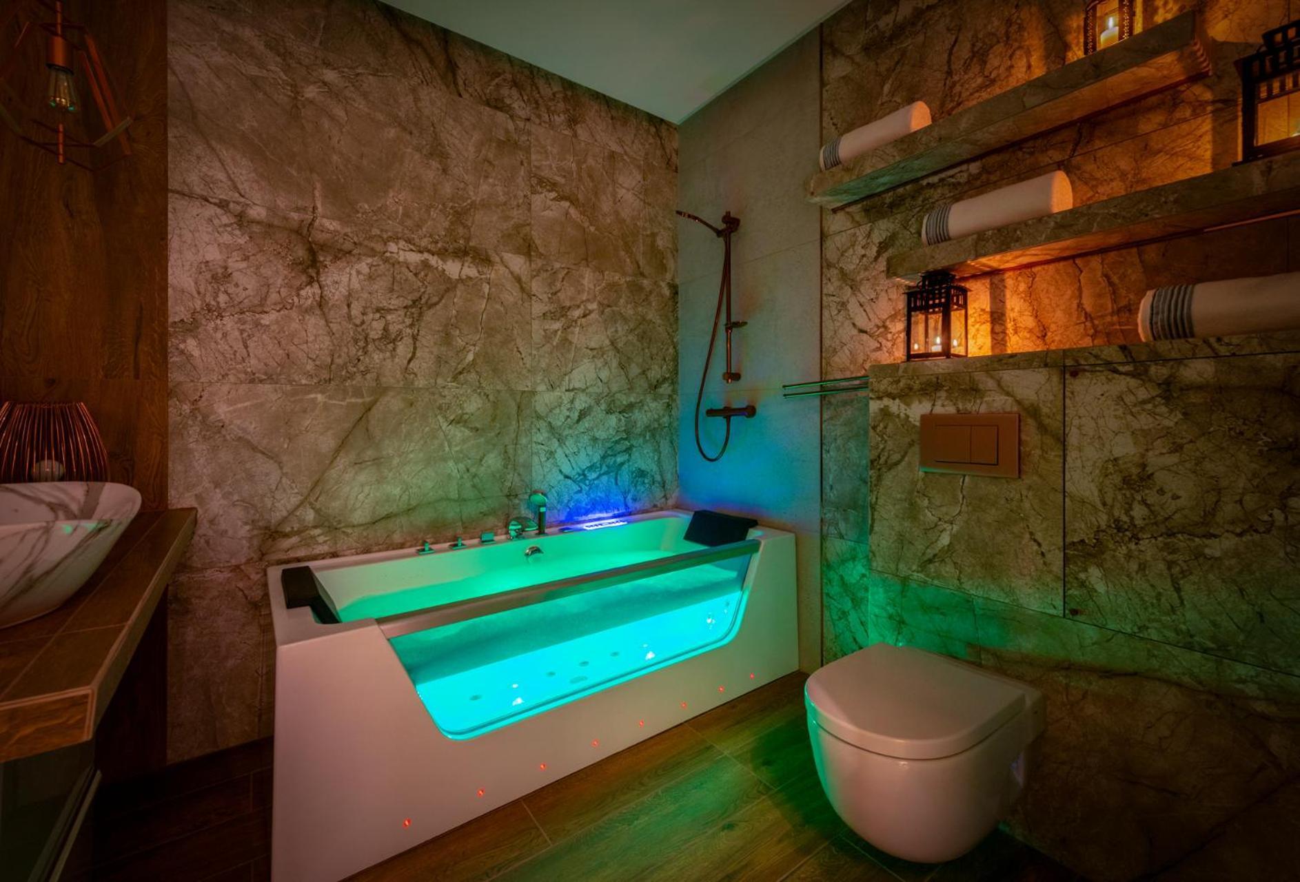 Premium Apartment For Old Town & Jewish Quarter - Balcony Plus Pool Onsite คราคูฟ ภายนอก รูปภาพ